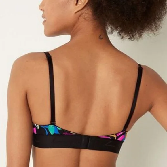 Victoria's secret- Everywhere Smooth Lightly Lined Non Wired T-Shirt Bra - Picture 3 of 4